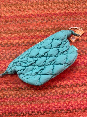 NWT BAGSMART Quilted Teal Cosmetic Toiletry full zip pouch thumbnail 4