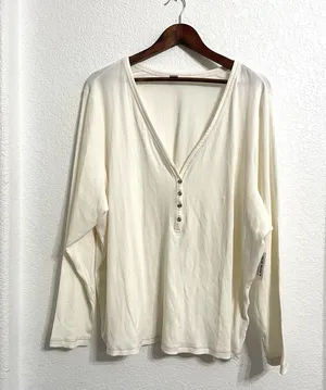 NWT Old Navy Womens Shirt Top Ivory Ribbed V Neck Long Sleeveeve Plus Size 4X thumbnail 1