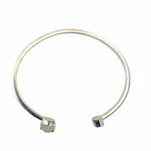 Kendra Scott Vada Pinch Bracelet in Ivory Pearl thumbnail 8