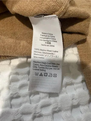 Women’s Beige 100% Merino Wool Crewneck Sweater Size Small thumbnail 5