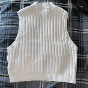 Forever 21 Sweater Vest thumbnail 2