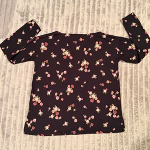 J. Jill Luxe Supima Boat-Neck‎ Tee Black Floral Rose Long Sleeve Top Small thumbnail 6