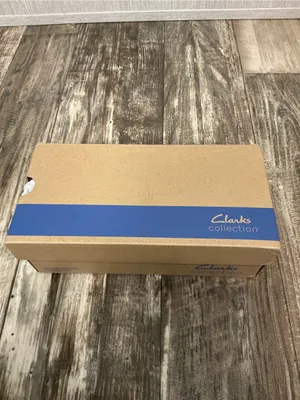 Clarks Off White Leather Loafer with Silver Trim Size 8 thumbnail 13