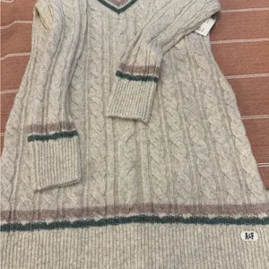 Abercrombie & Fitch White Cable Knit Sweater thumbnail 2