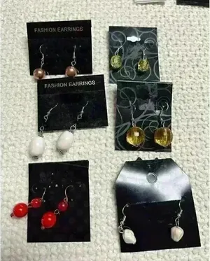 Lot of 6 pair costume pierced‎ earrings thumbnail 1