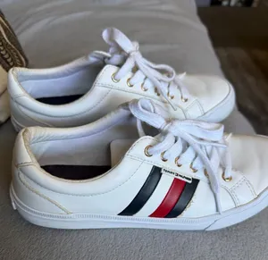 Tommy Hilfiger White Sneakers with Navy and Red Stripes thumbnail 1