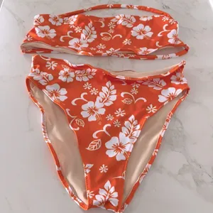 Hawaiian Floral Bandeau Bikini Set thumbnail 1