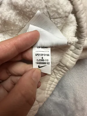 Nike Sportswear Club Fleece Quilted Short Embroidered Pale Ivory Apricot Women S thumbnail 7
