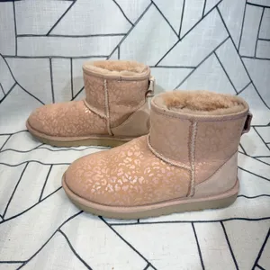 UGG‎ Classic Mini Boots Sz 7 Pink Leopard Print Metallic Suede Sheepskin 1113494 thumbnail 4