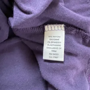 Banana‎ Republic Purple Top thumbnail 3