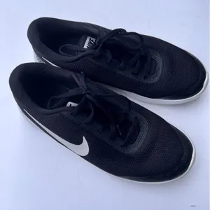 Nike Women's Black and White Athletic Sporty Running Swoosh Logo Sneakers Sz 8.5 thumbnail 9