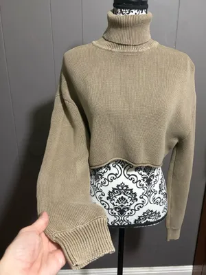 ZARA Turtleneck Cropped Knit Sweater in Beige thumbnail 2