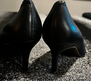 Womens sz7.5 Sole Society Luneiras classic black leather pointed toe pumps thumbnail 6