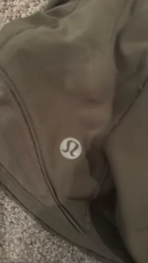 Lululemon Shorts Hotty Hot 2.5"  thumbnail 2