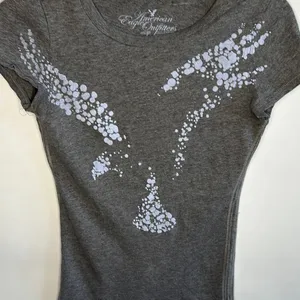 American Eagle Silver Gray Fitted Cap Sleeve Graphic Tee thumbnail 3
