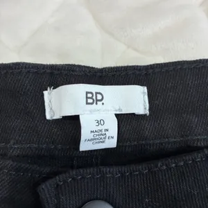 BP. Black Denim Bermuda Shorts Size 30 High Rise Raw Hem New with Tags Casual‎ thumbnail 3