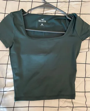 Hollister square neck  thumbnail 1