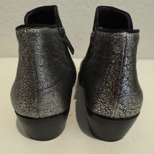 Sam Edelman Petty Ankle Boots Chelsea Bootie Zip Metallic Silver Leather 8.5 thumbnail 10