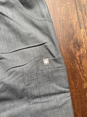 NWT FIGS Women’s Graphite Gray Yola Skinny Scrub Pants - Size XXS Petite thumbnail 7