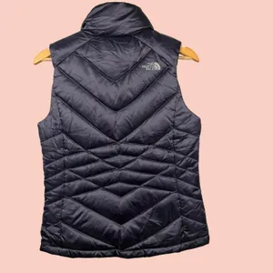 The North Face Women's Small Purple 550 Down Chevron Quilted Vest Pink Lining thumbnail 3