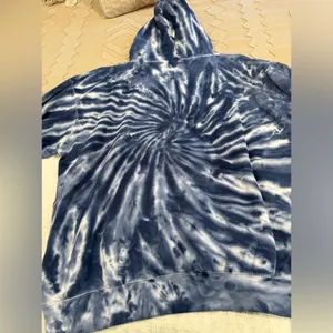 NWT XL Tie-dyed lightweight Hoodie “Luray Taverns, VA” thumbnail 2