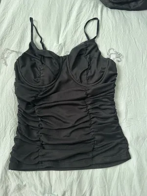 Cupped black top Size M thumbnail 2