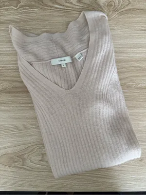Vince‎ Medium V-neck ribbed wool cashmere blend sweater cream beige sheer thumbnail 3