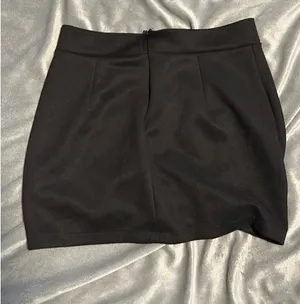 Vestidos Vertigo’s black skirt thumbnail 2