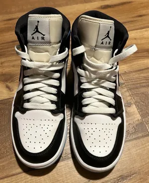 Jordan 1 size 7 unisex’s thumbnail 1