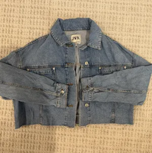 ZARA Jean Jacket Cropped Blue thumbnail 2