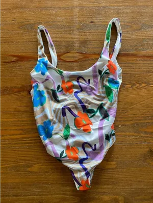 NWT ASOS Design Scoop Back Sleek One-Piece Floral Swirl Print, sz 6 thumbnail 1