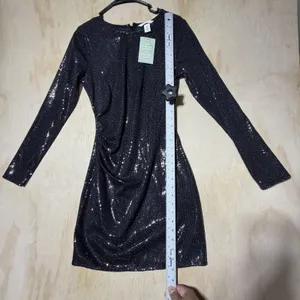 H&M Women's Medium Black Sequin Mini Dress Long Sleeve Ruched Bodycon Party NWT thumbnail 6