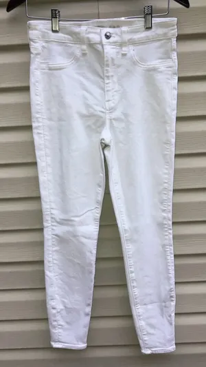 Short white American Eagle high rise jeggings thumbnail 1