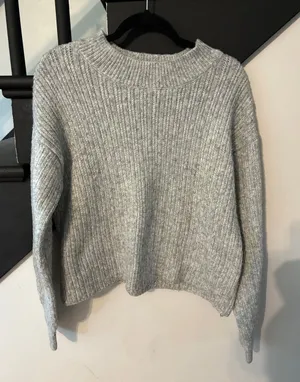 Mock neck sweater thumbnail 1