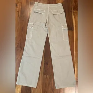 Zara Women's Beige Flat Front Cargo Pants thumbnail 13