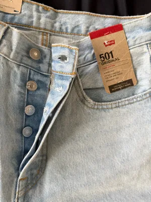 Levi’s Jeans 501 High-Rise Straight Button Fly thumbnail 2