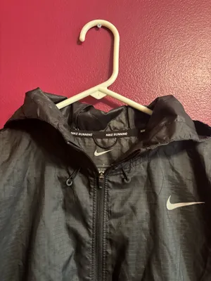 Women’s Nike running black lightweight jacket  thumbnail 3