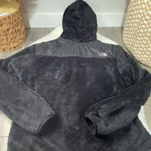 The North Face Osito Black Fuzzy Full Zip Up Jacket thumbnail 8