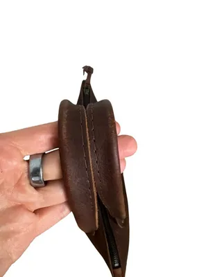 Hawks and Doves SHORT BROWN PORTER Leather Tote in Dark Brown thumbnail 4