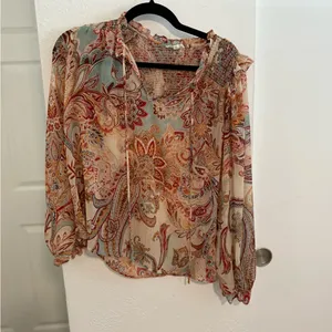 Vestique Beige and Brown Floral Blouse Bundle thumbnail 3