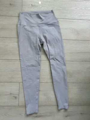 Alo yoga leggings  thumbnail 2