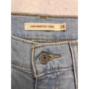 Levi's High Waisted Taper Jeans Women 28 Light Blue‎ Stretch Denim Classic thumbnail 2