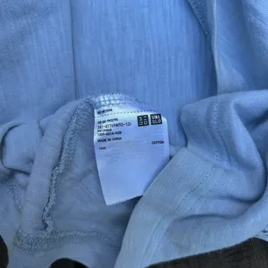Light Blue Uniqlo Hokusai Mt Fuji Graphic Tee thumbnail 4