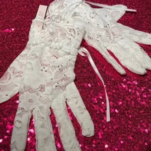 Victoria’s Secret Shine Halloween Costume Gloves thumbnail 8
