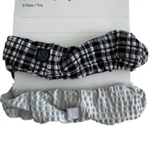 Seersucker Blister Check Lululemon Uplifting Scrunchies 2 Black and White / Vap thumbnail 3