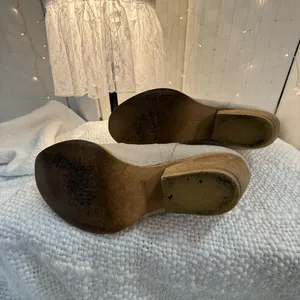 Volatile Cream Ankle Booties Size 6 thumbnail 4