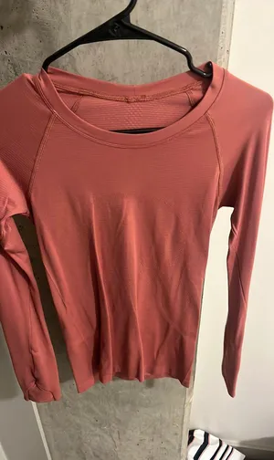 Lululemon Swiftly Tech Long Sleeve thumbnail 1