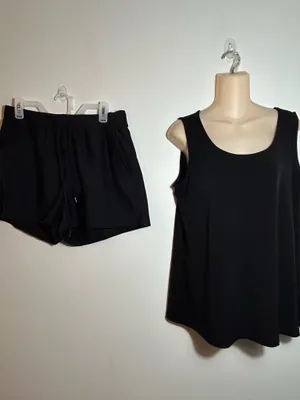 Women’s Best Shorts Set thumbnail 1