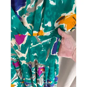 Vintage REO Midi Dress Women's SZ 14 Green Abstract Pleated V-Neck Short Sleeves thumbnail 4