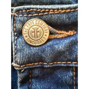 FRYE Jeans Womens Size 4 Blue Denim Straight Leg Mid Rise Medium Wash Preppy thumbnail 7